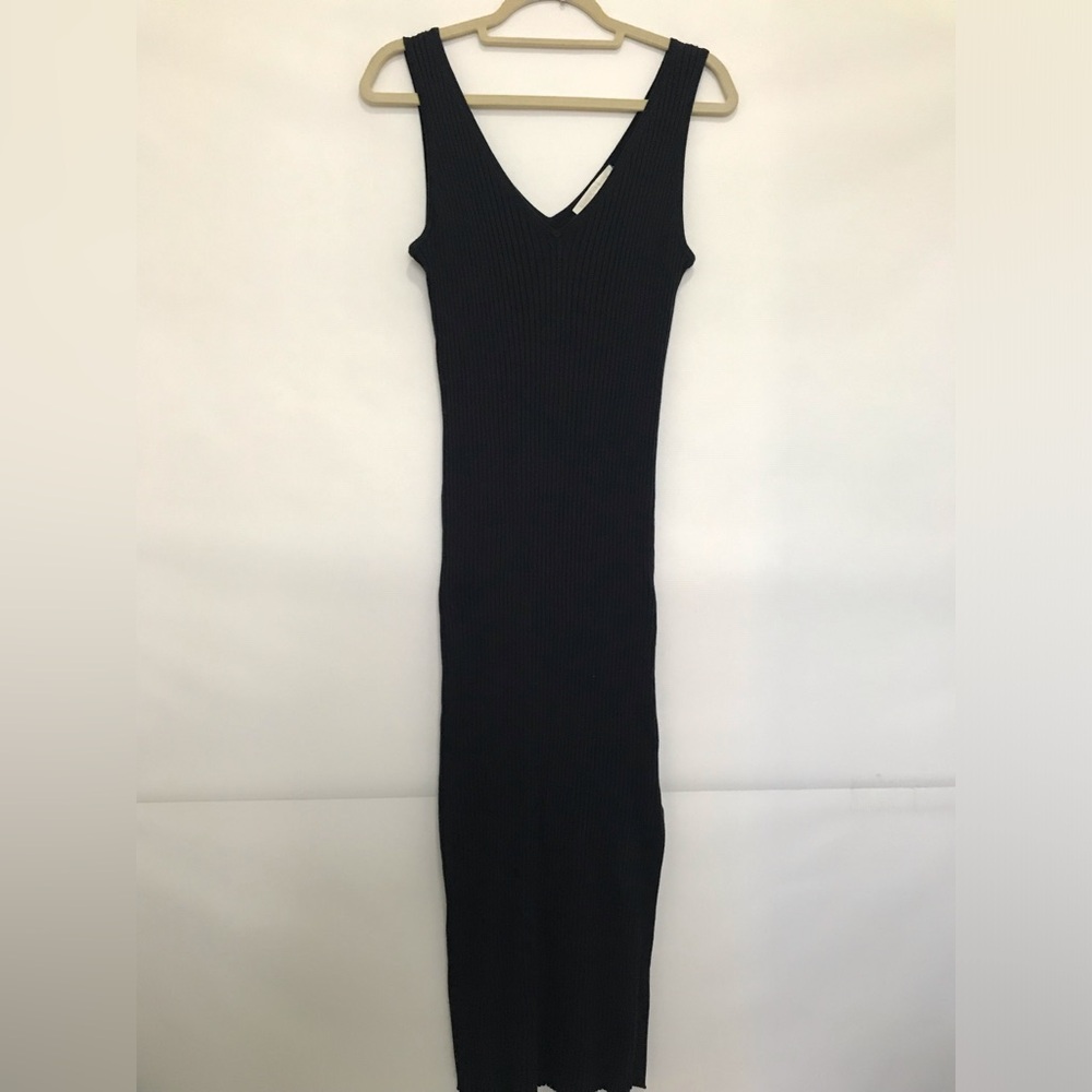 NakedCashmere Sleeveless Black Ribbed V-Neck Midi Dress Size M